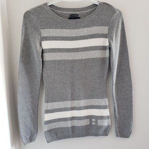 Tommy Hilfiger long sleeved sweather